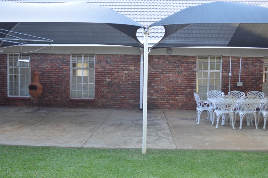 4 Bedroom Property for Sale in Flamwood North West